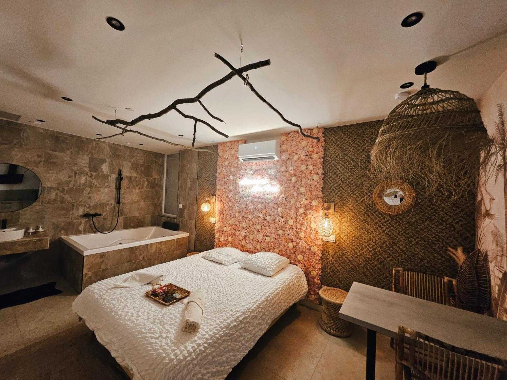 L'Experience Love Room Saint-Jean-Bonnefonds Exterior photo