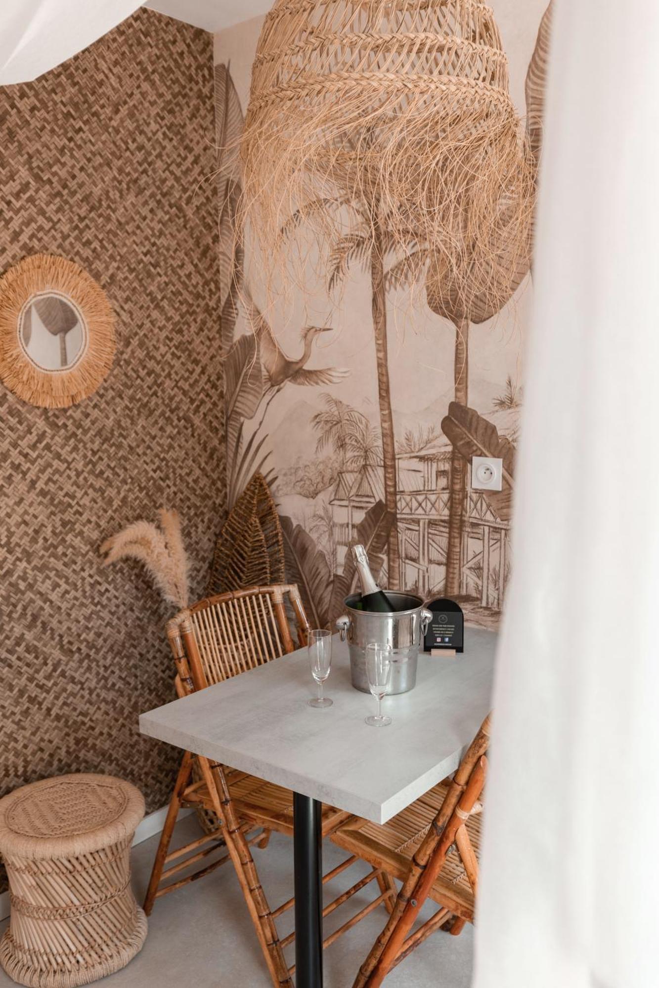 L'Experience Love Room Saint-Jean-Bonnefonds Exterior photo